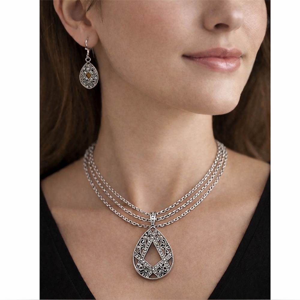 🆕 East 5th Necklace & Earring Set